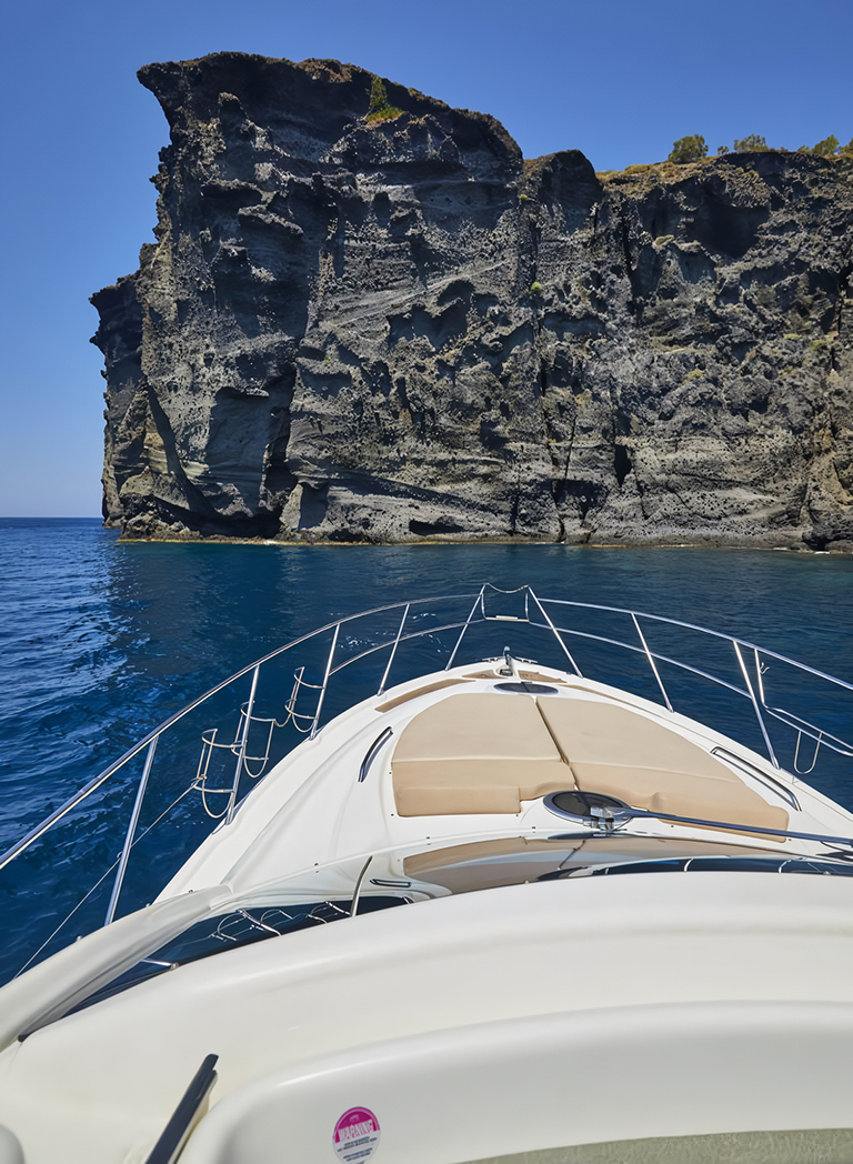 SAIL THE CALDERA